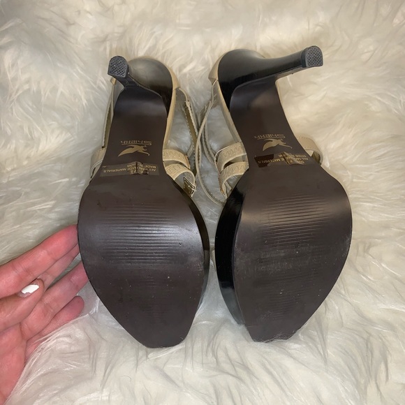 Women's Size 7.5 Heels - Picture 4 of 6